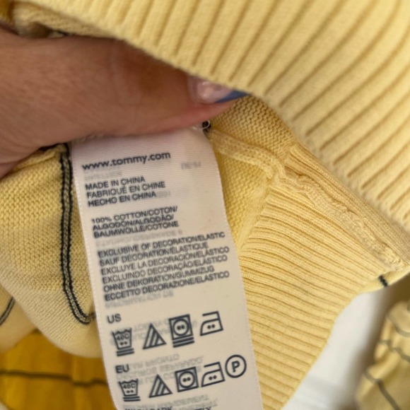 Tommy Hilfiger men’s yellow striped preppy v neck pullover sweater size large - Picture 4 of 4